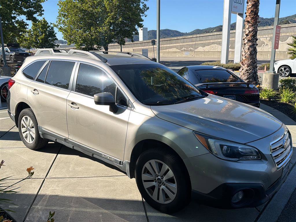 Used 2017 Subaru Outback 2.5i Premium AWD/4WD image 5