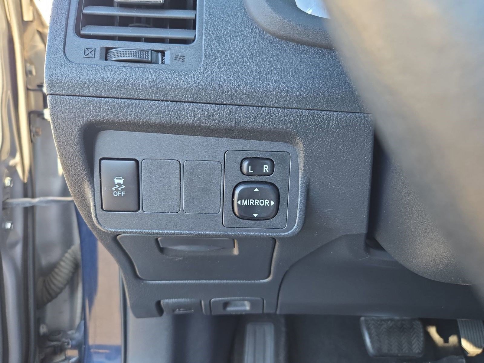 Used 2011 Toyota Corolla LE image 25