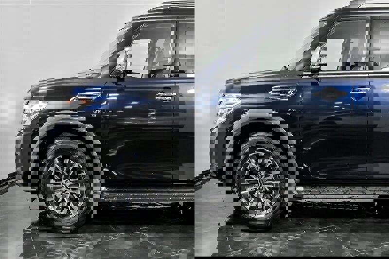 Used 2019 Nissan Armada SL w/ Premium Package image 6