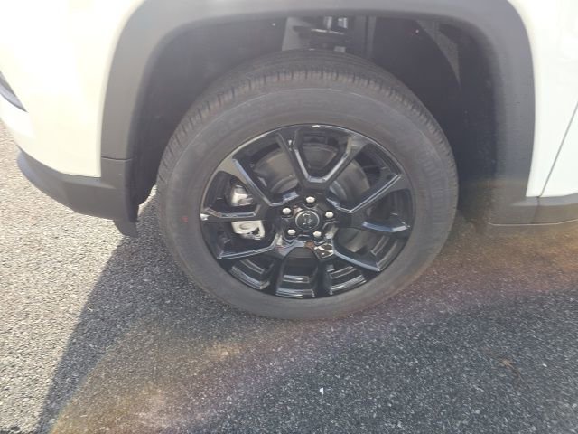 New 2026 Jeep Compass Latitude image 8