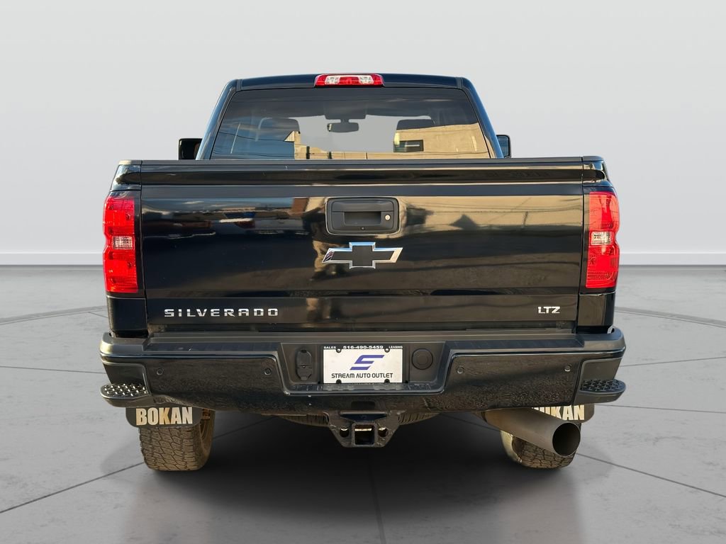 Used 2018 Chevrolet Silverado 2500 LTZ w/ Midnight Edition image 6