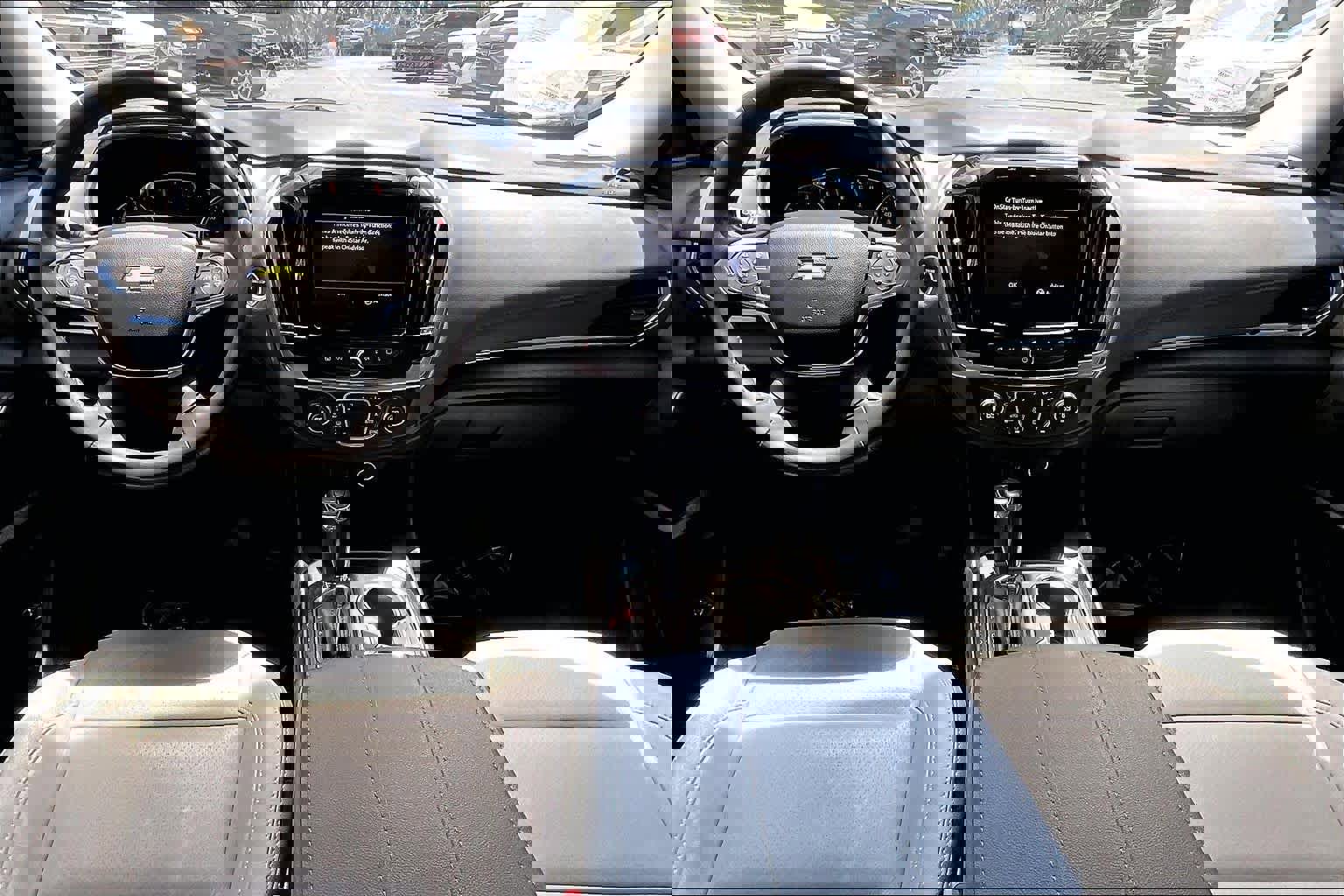 Used 2020 Chevrolet Traverse LT FWD image 15