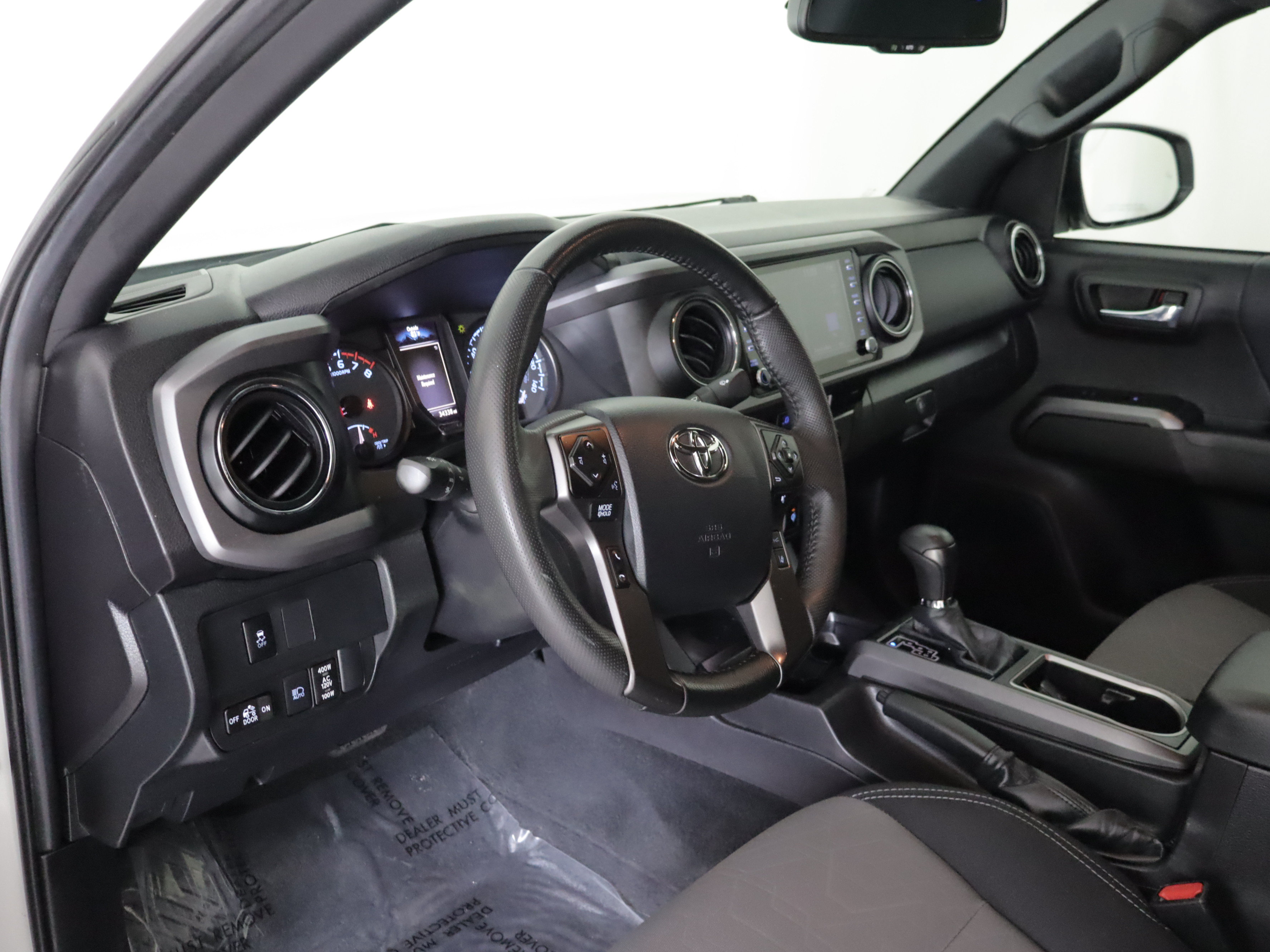 Used 2023 Toyota Tacoma TRD Sport w/ Technology Package AWD/4WD image 9
