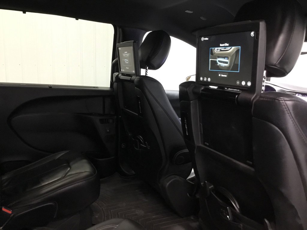 Used 2021 Chrysler Pacifica Touring-L w/ Uconnect Theater Family Group AWD/4WD image 21