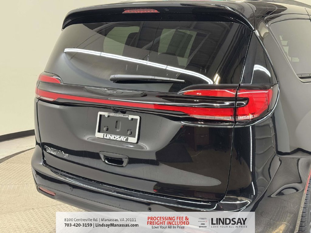 New 2026 Chrysler Pacifica Select w/ S Appearance Package FWD image 9
