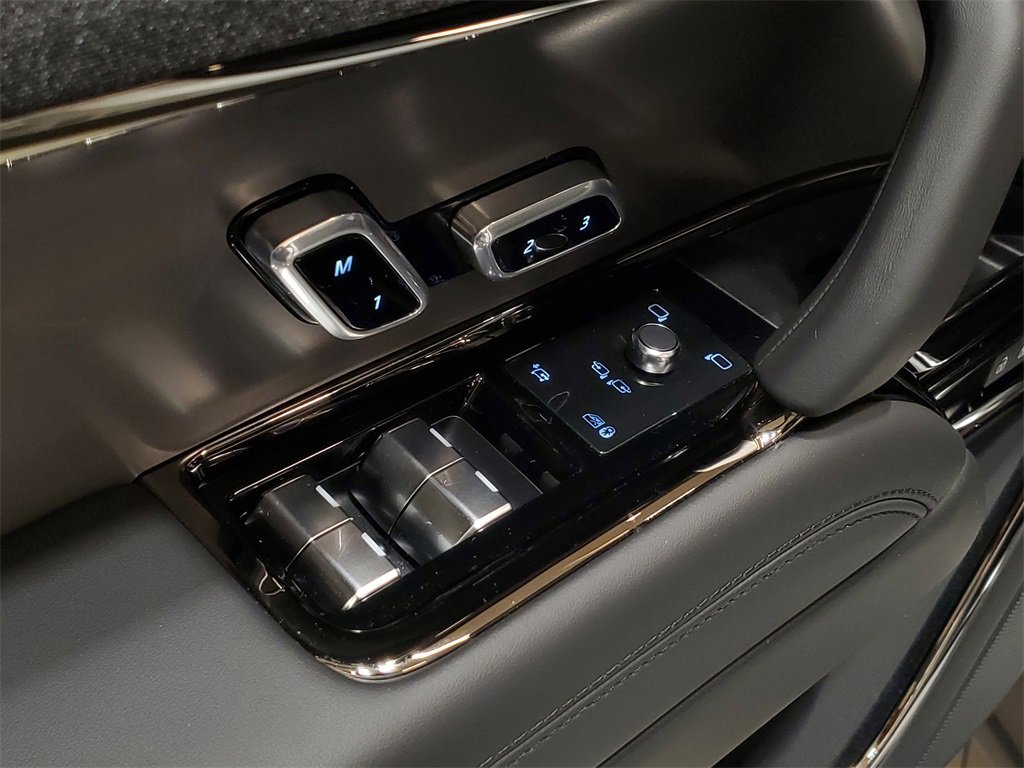 New 2025 Land Rover Range Rover Sport SE image 11
