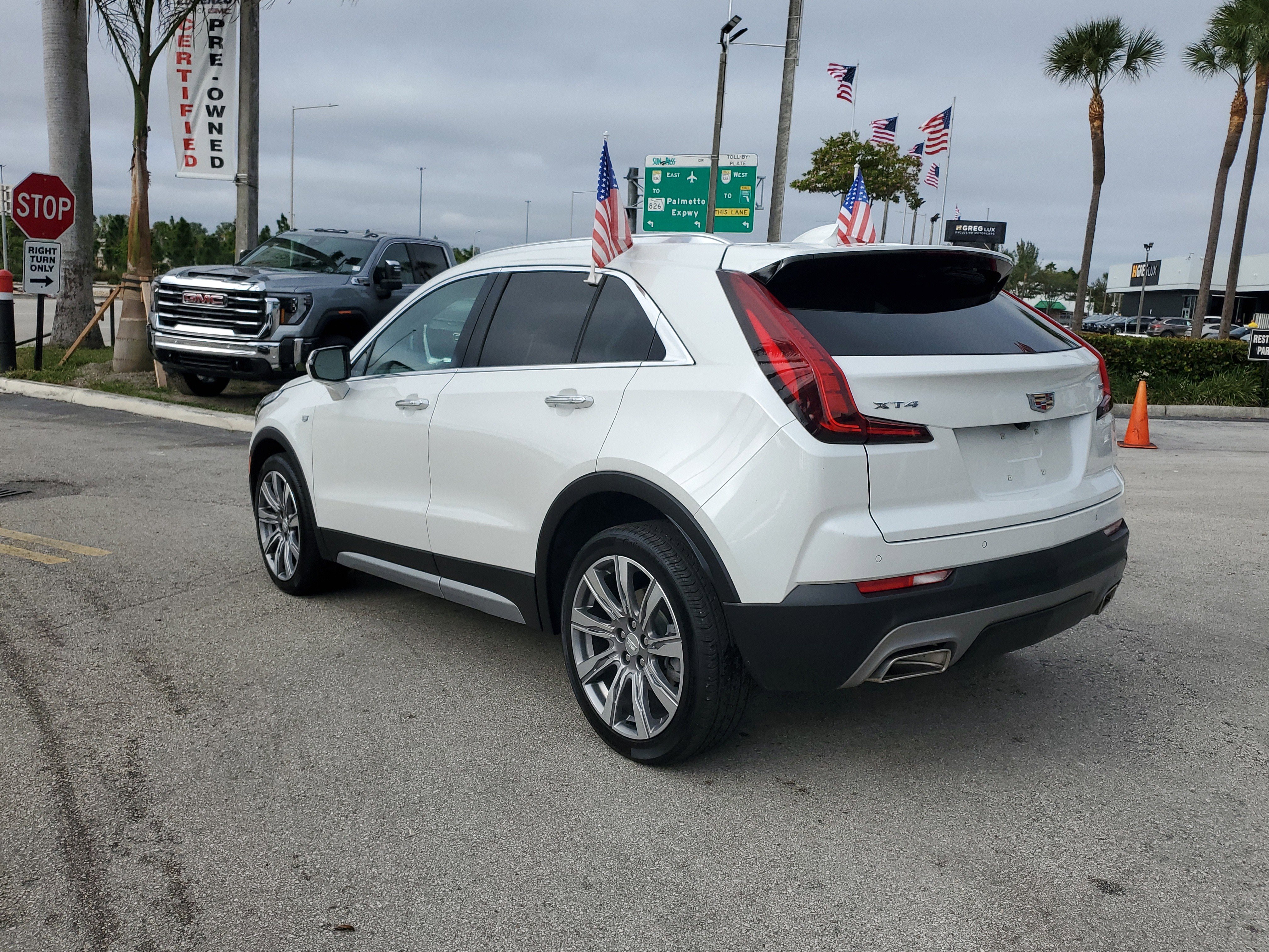 Used 2023 Cadillac XT4 Premium Luxury w/ Driver Assist Package image 7