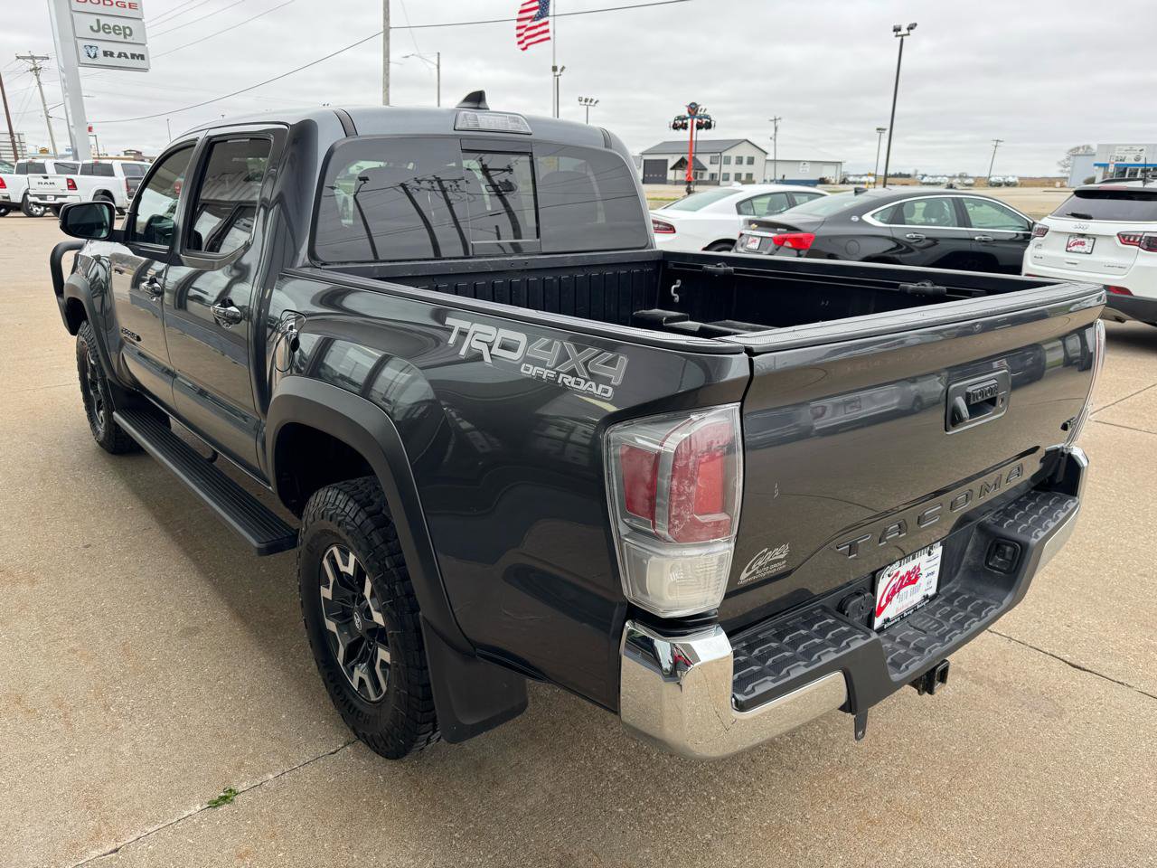 Used 2021 Toyota Tacoma TRD Off-Road image 5