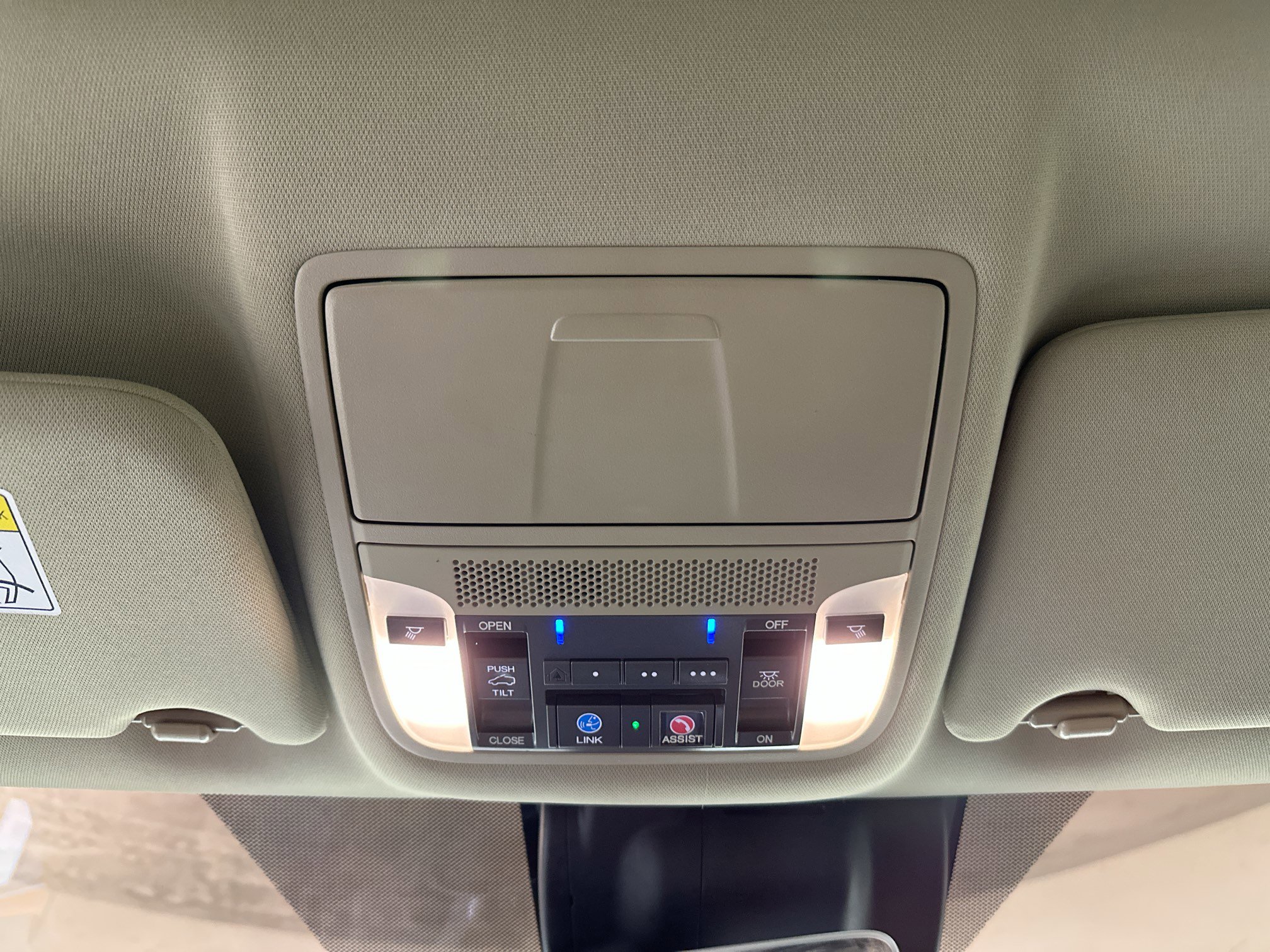 Used 2018 Acura MDX FWD w/ Advance Package image 18