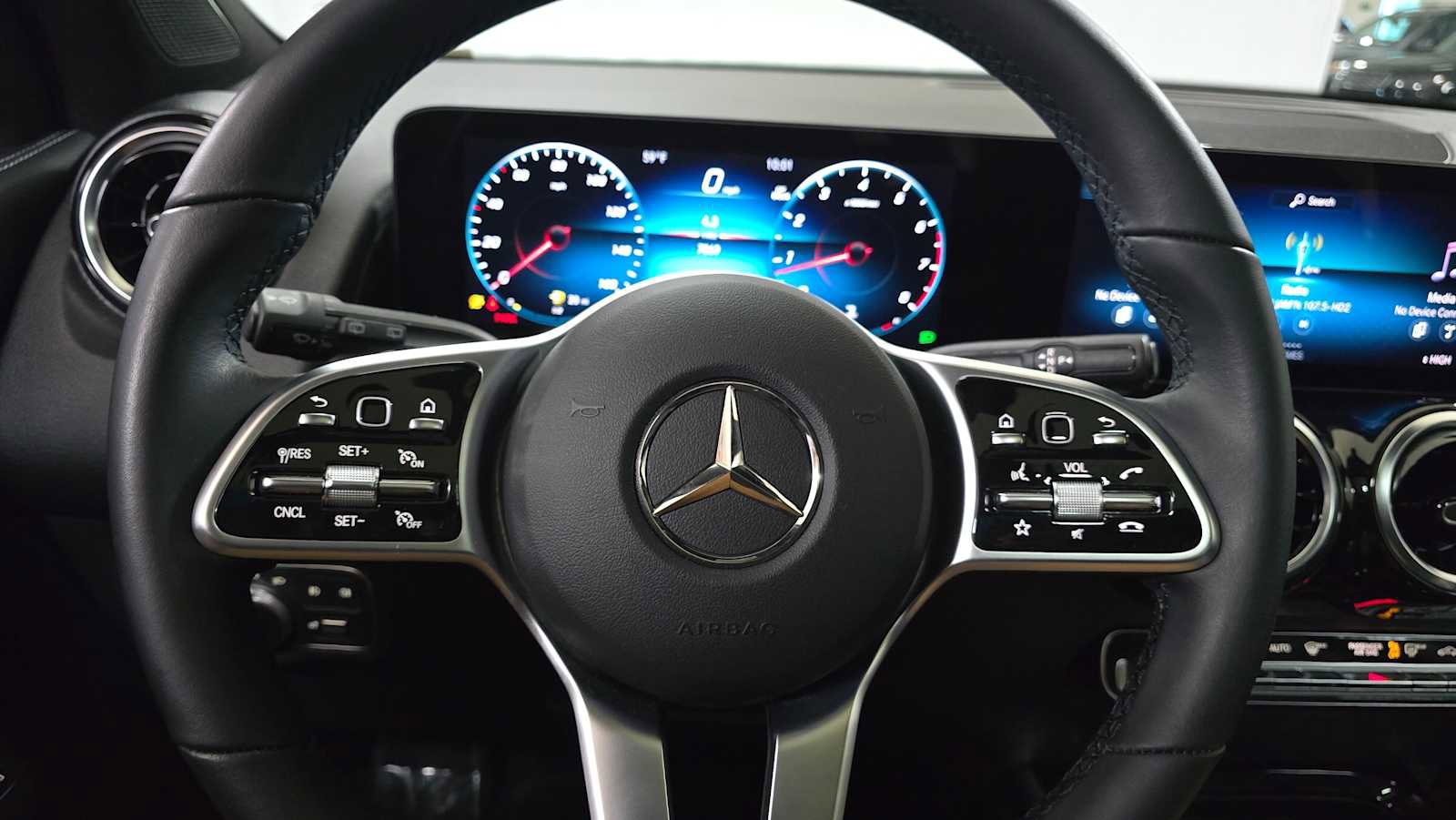 Certified 2023 Mercedes-Benz GLB 250 GLB 250 image 31