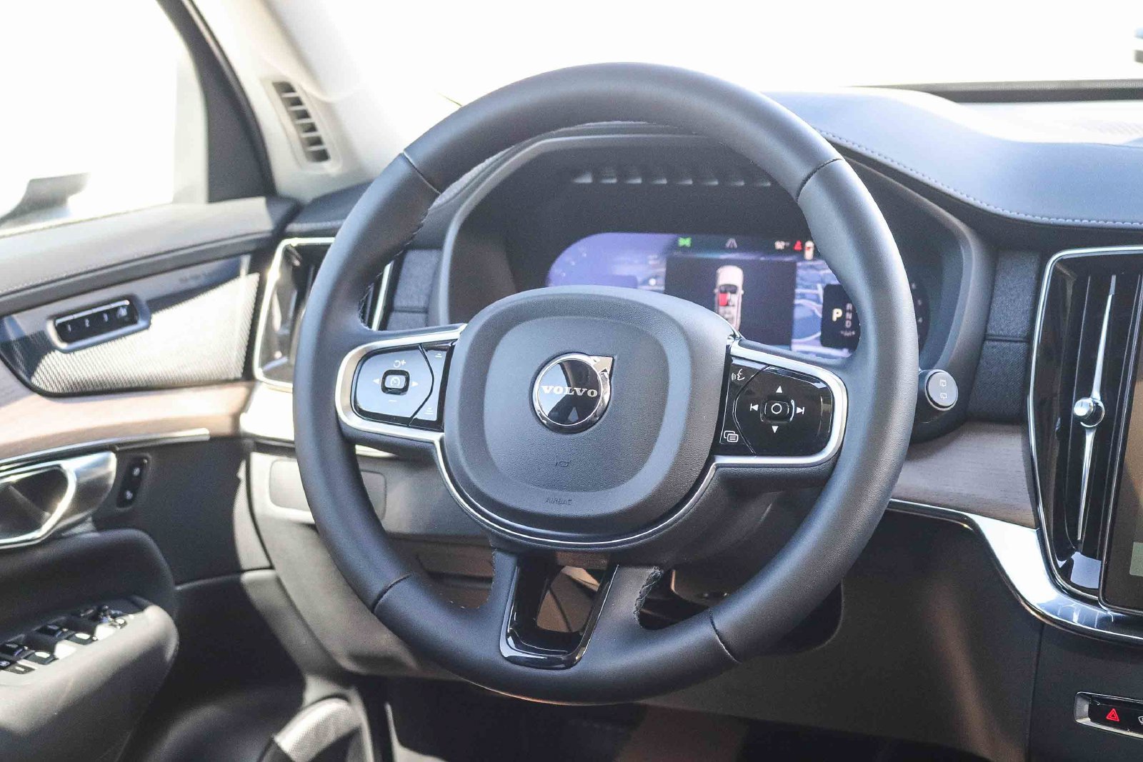 New 2027 Volvo XC90 B6 Plus AWD/4WD image 15