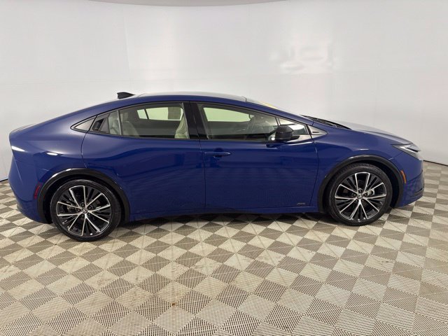 Used 2025 Toyota Prius XLE AWD/4WD image 8