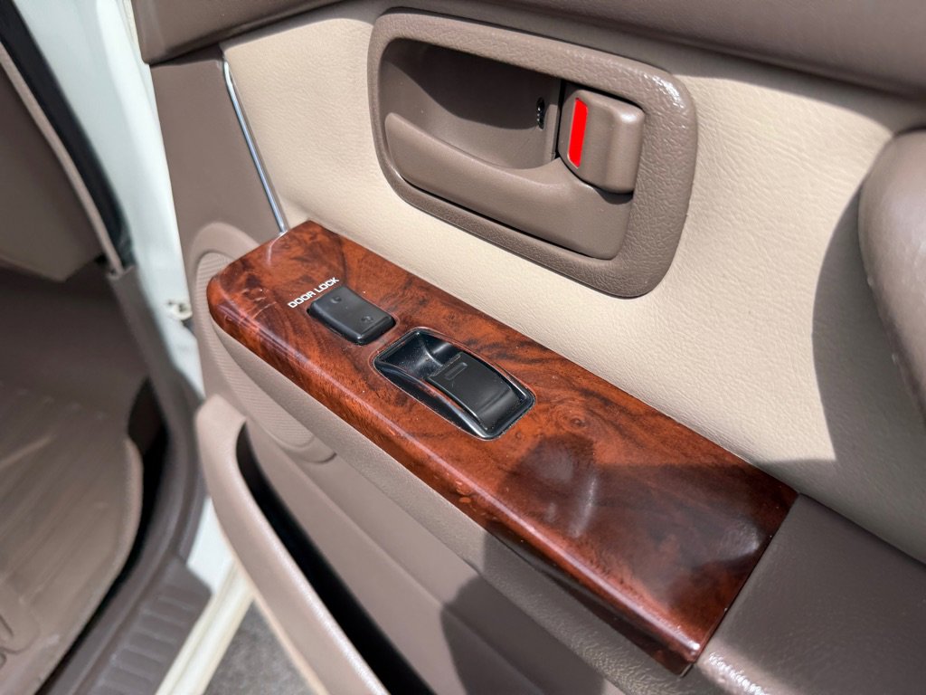 Used 1997 Toyota Land Cruiser image 25