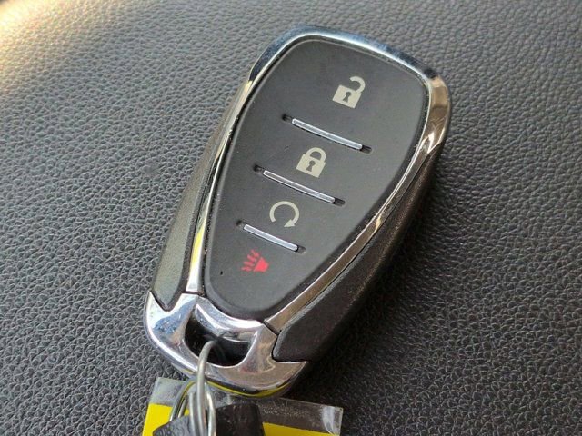 Used 2025 Chevrolet Trax ACTIV w/ Driver Confidence Package FWD image 28