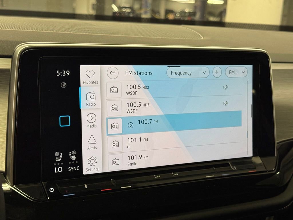 New 2026 Volkswagen Atlas Cross Sport SE image 25