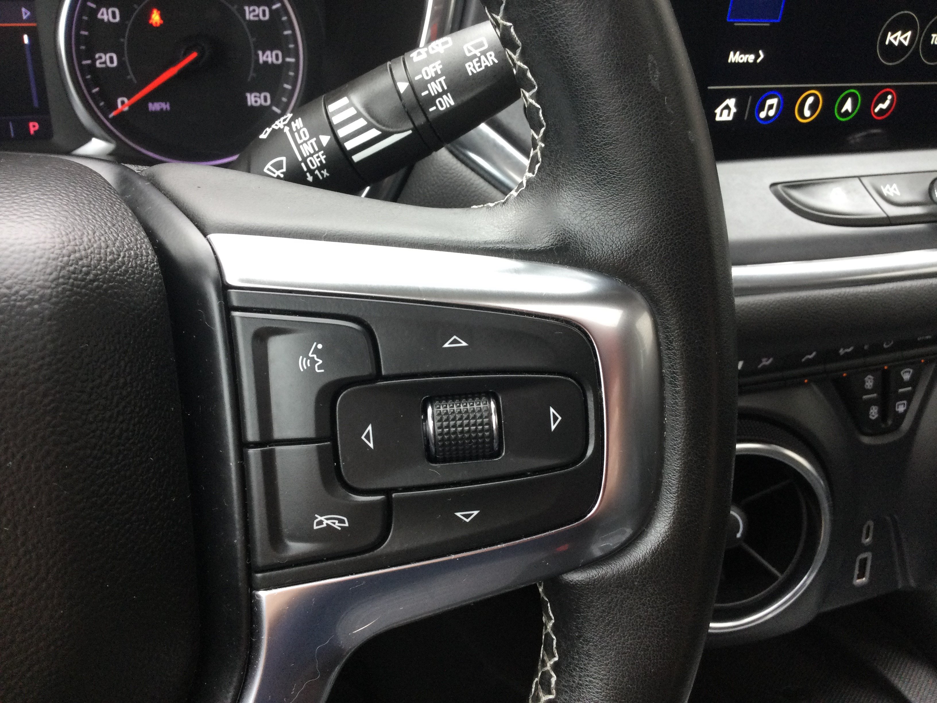 Used 2024 Chevrolet Blazer LT w/ Sound & Technology Package AWD/4WD image 18