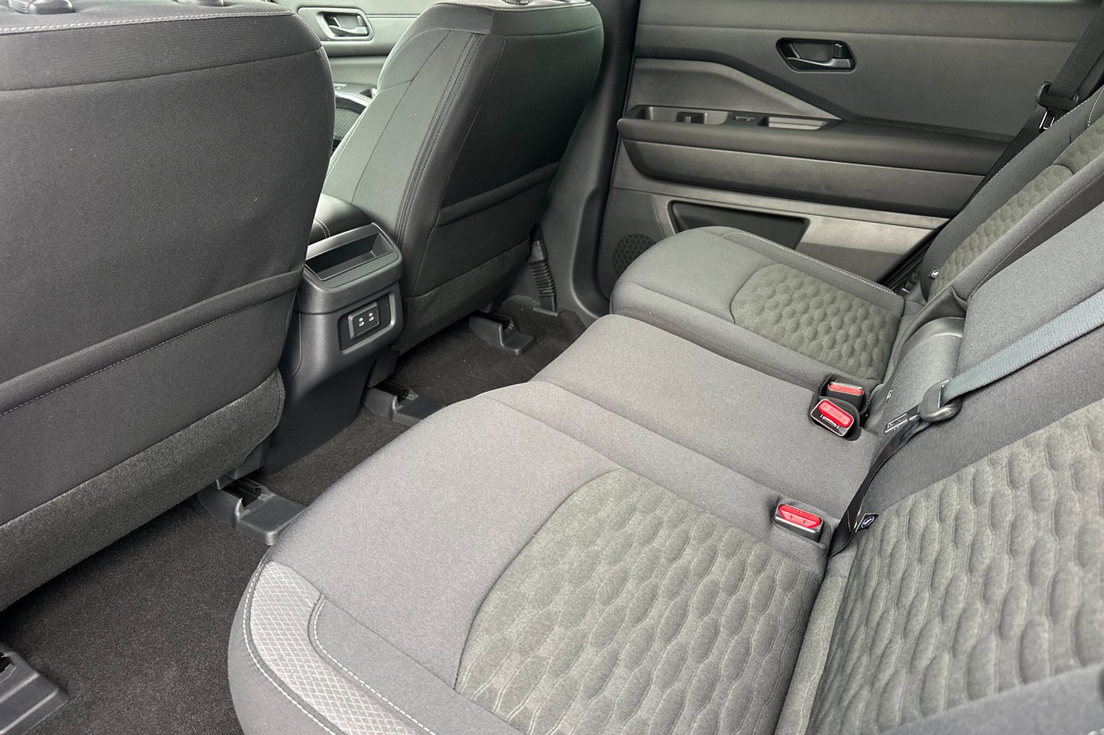 New 2026 Nissan Pathfinder SV image 12