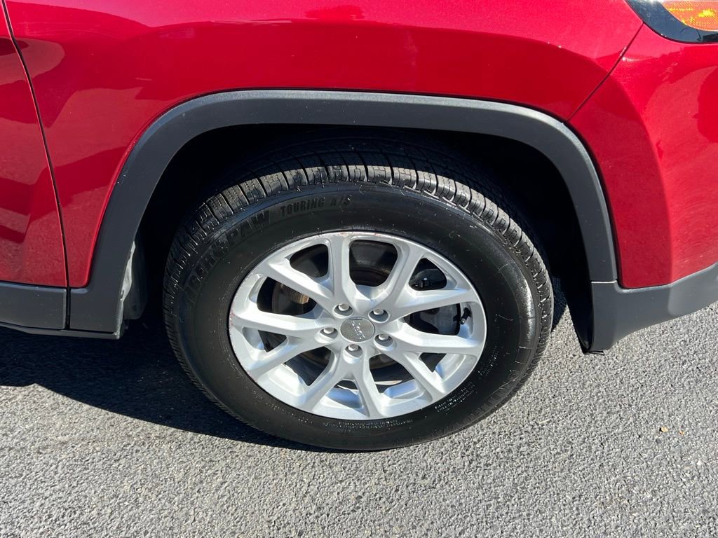 Used 2017 Jeep Cherokee Latitude image 6