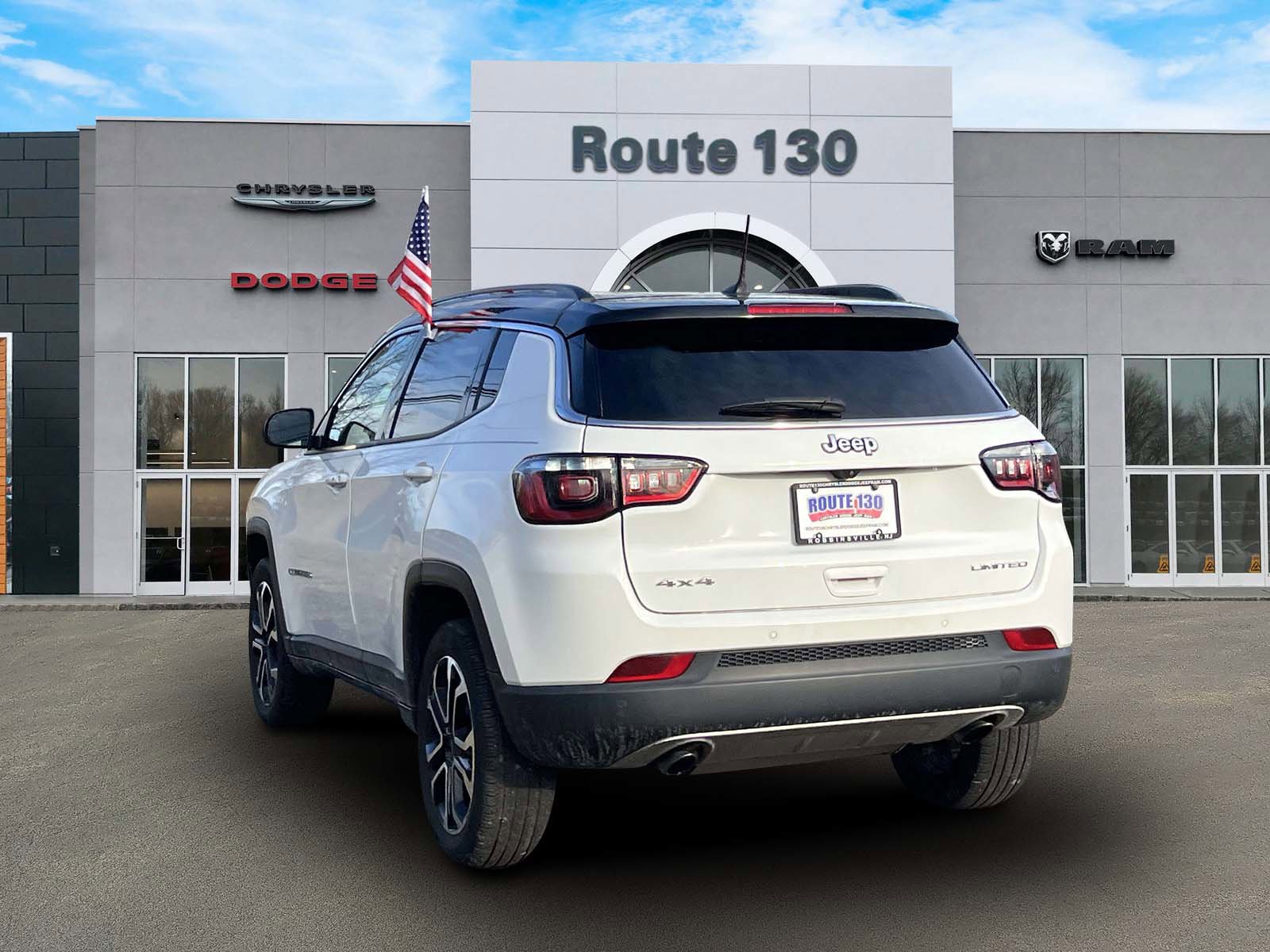 Used 2023 Jeep Compass Limited image 3