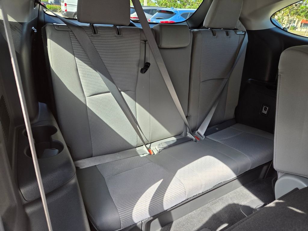 Used 2022 Toyota Highlander LE image 18