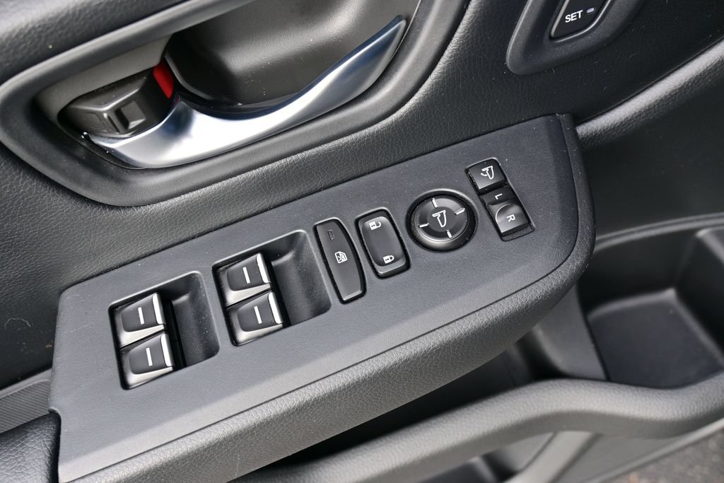 Certified 2025 Honda Pilot Black Edition image 10