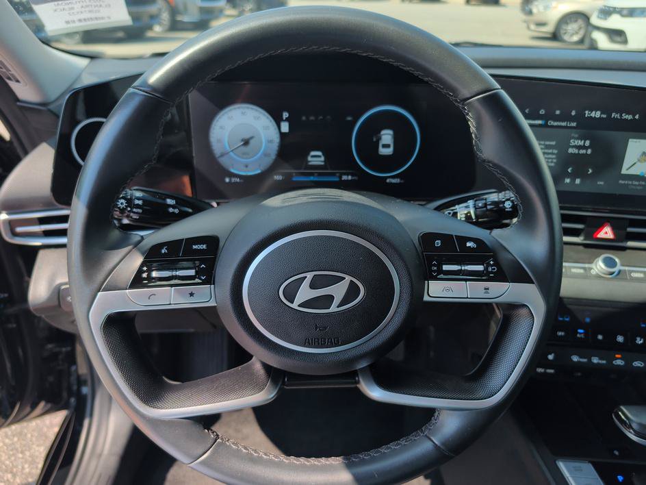 Used 2025 Hyundai Elantra Limited FWD image 18