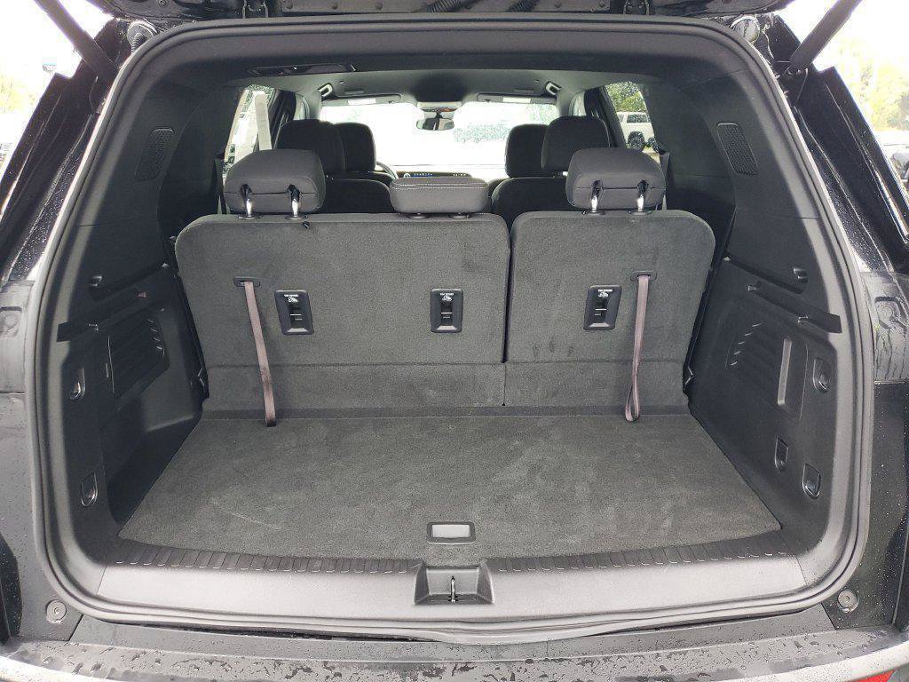 Used 2025 Chevrolet Traverse LT w/ Driver Confidence Package FWD image 31
