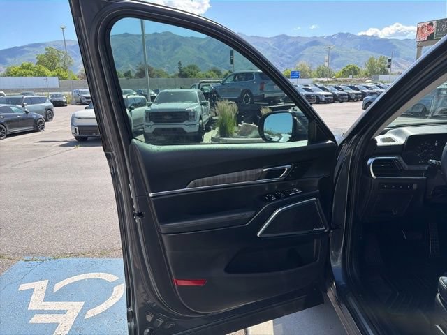 Used 2024 Kia Telluride SX Prestige w/ Towing Package AWD/4WD image 10