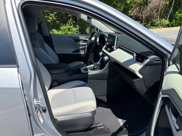 Used 2019 Toyota RAV4 Limited w/ Cold Weather Package FWD image 29