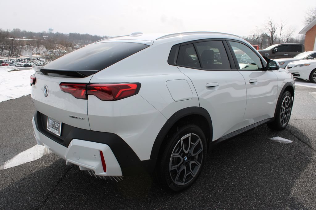 New 2026 BMW X2 xDrive28i AWD/4WD image 8