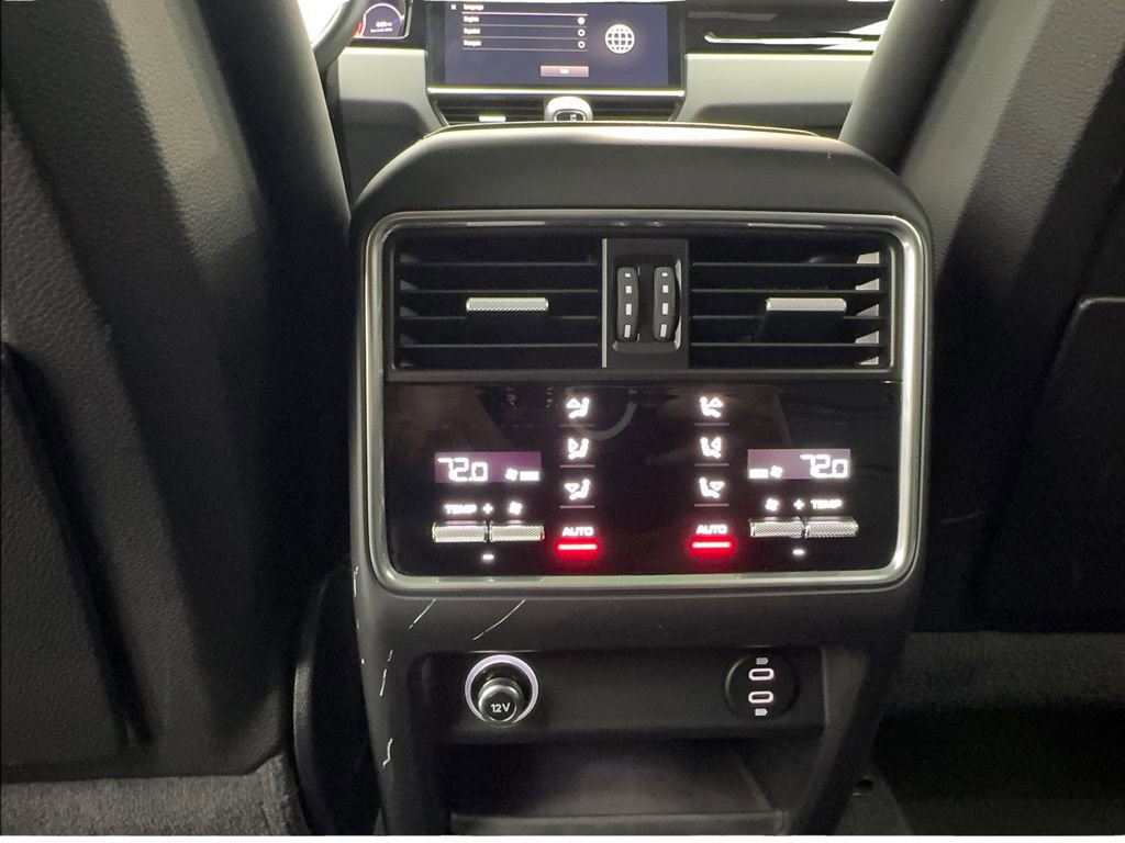 Used 2023 Porsche Cayenne image 31