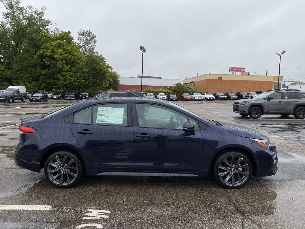 New 2026 Toyota Corolla SE w/ SE Package FWD image 2