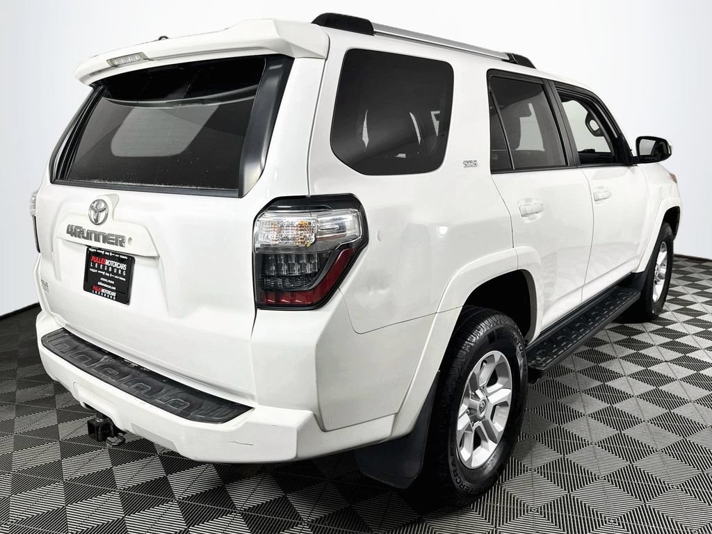 Used 2020 Toyota 4Runner SR5 AWD/4WD image 7