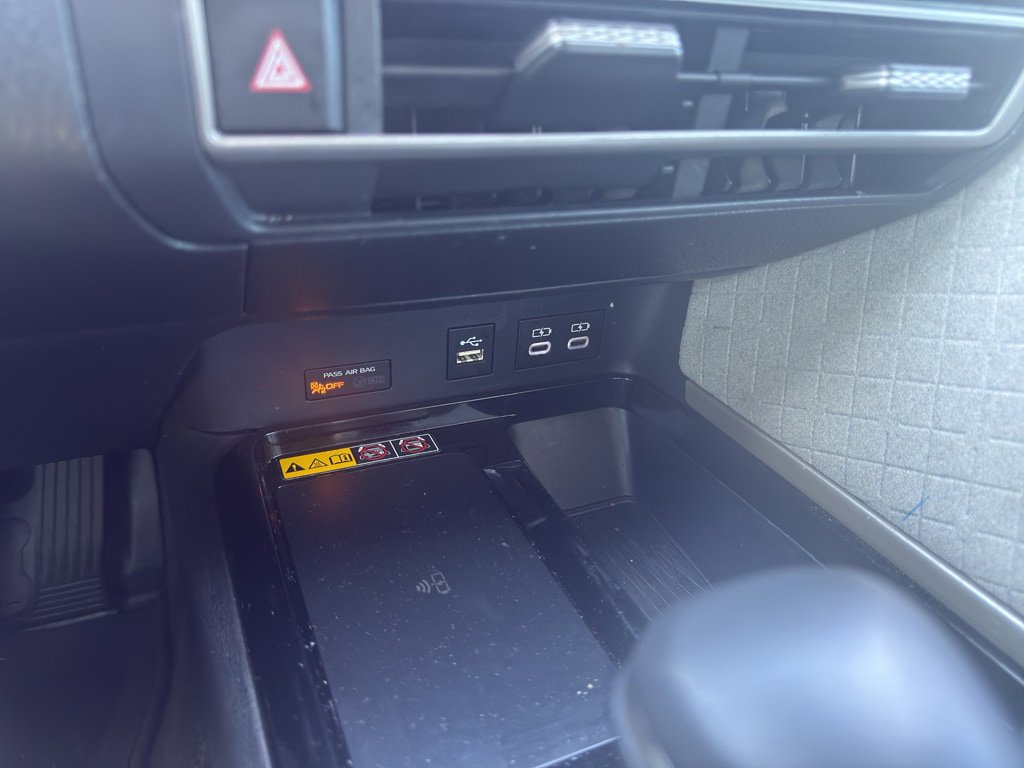 Used 2025 Toyota Camry XLE w/ Premium Package image 20