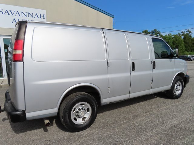 Used 2017 Chevrolet Express 2500 image 4