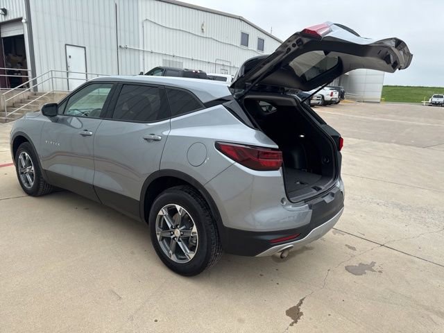 Used 2025 Chevrolet Blazer LT AWD/4WD image 4