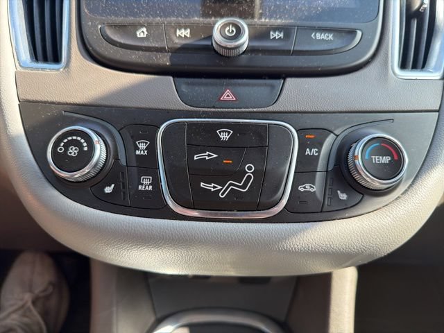 Used 2017 Chevrolet Malibu LT FWD image 25
