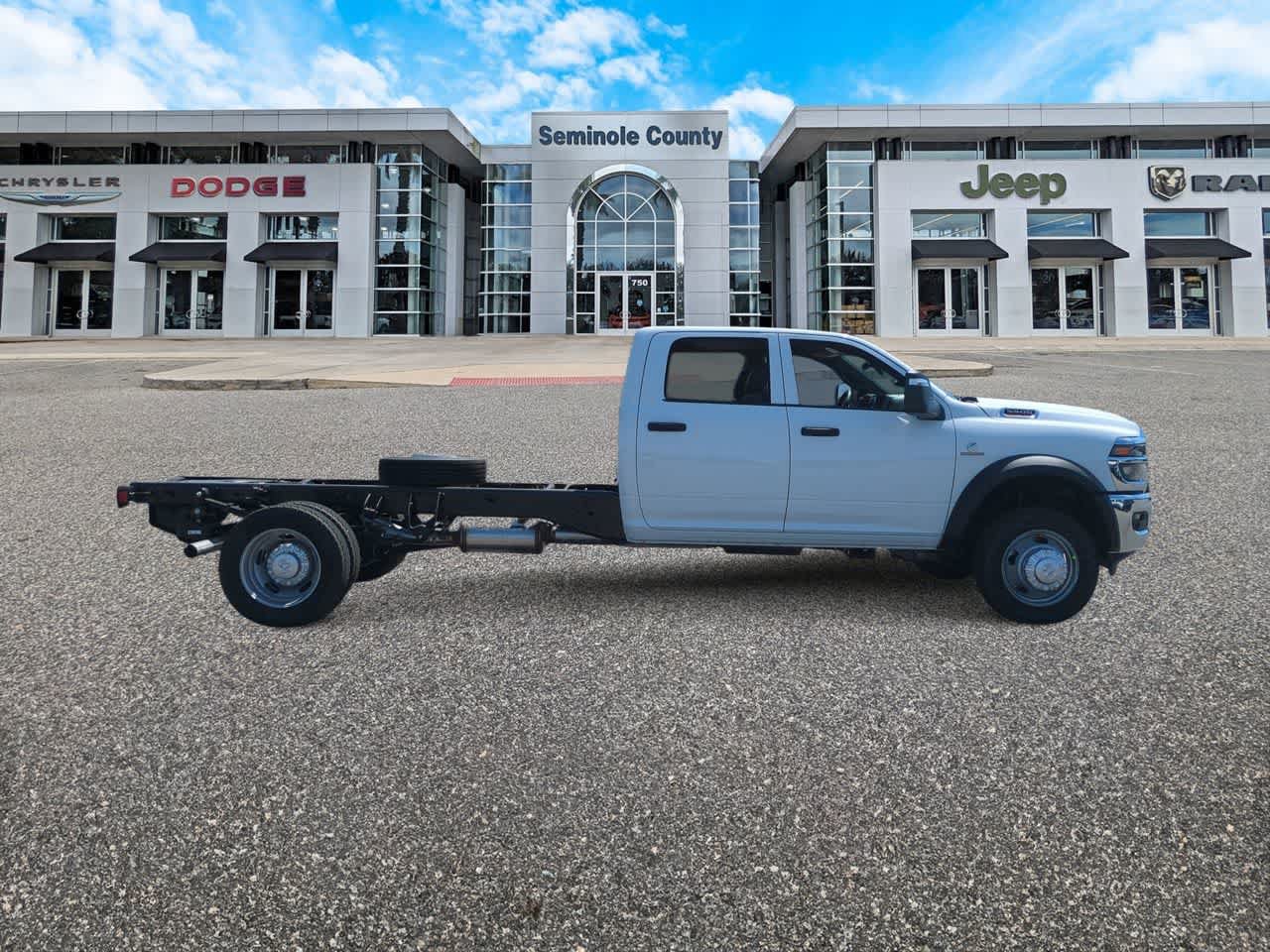 New 2026 RAM 5500 Tradesman w/ Chrome Appearance Group AWD/4WD image 9
