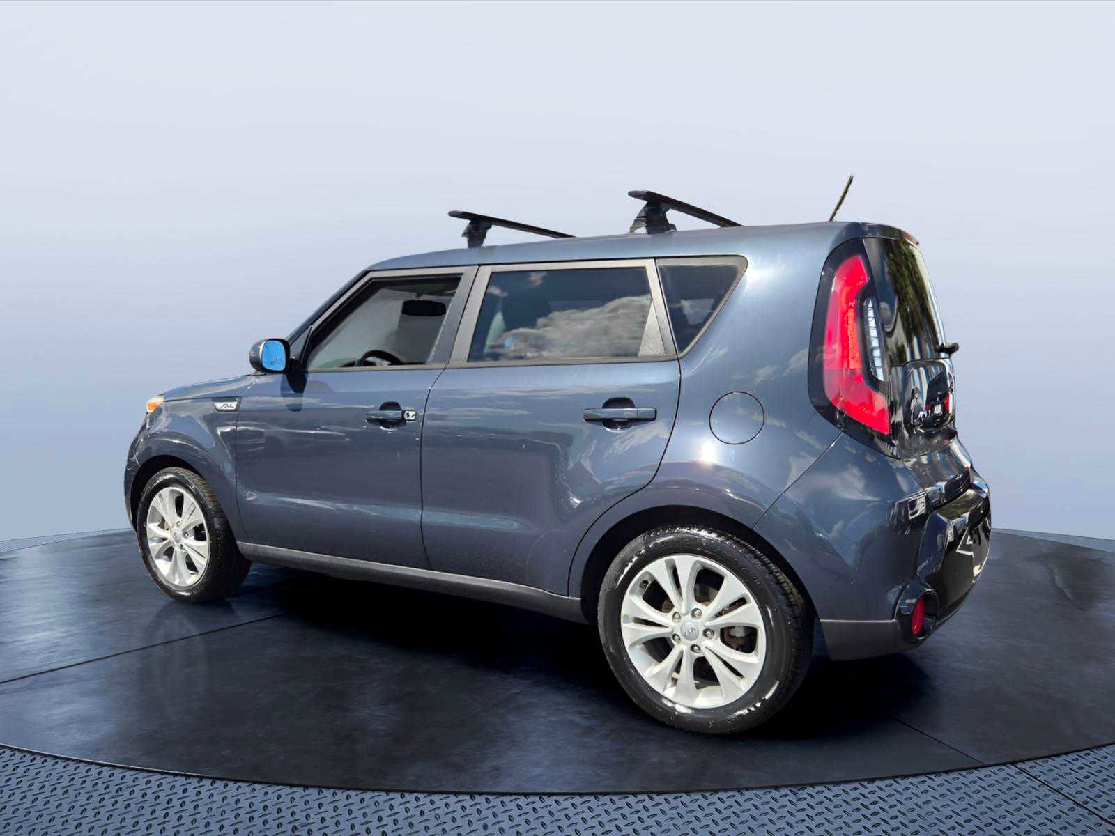 Used 2016 Kia Soul + FWD image 4