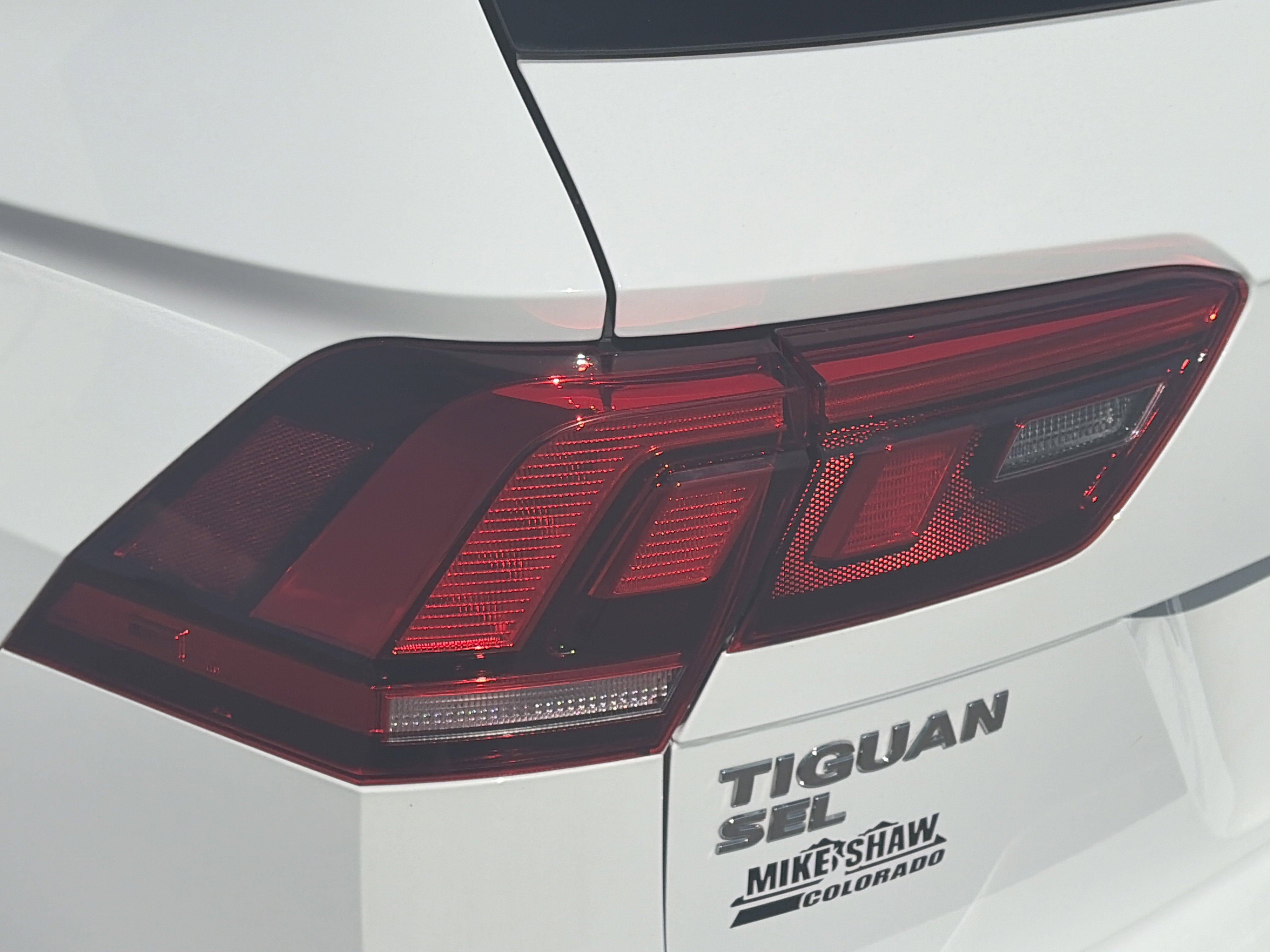 Used 2021 Volkswagen Tiguan SEL AWD/4WD image 26