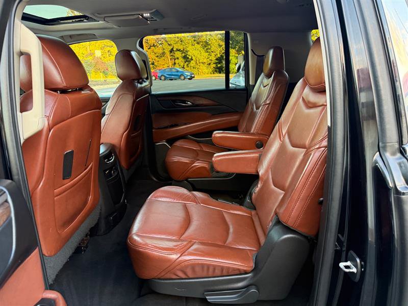 Used 2015 Cadillac Escalade ESV Luxury image 26
