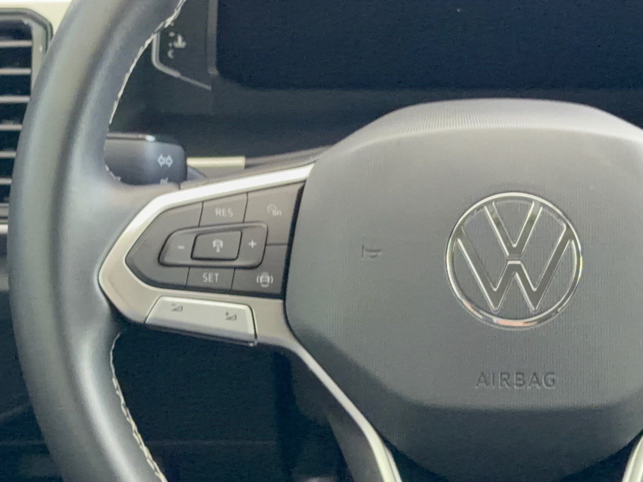 Used 2023 Volkswagen Atlas SE w/ Black Wheel Package FWD image 18