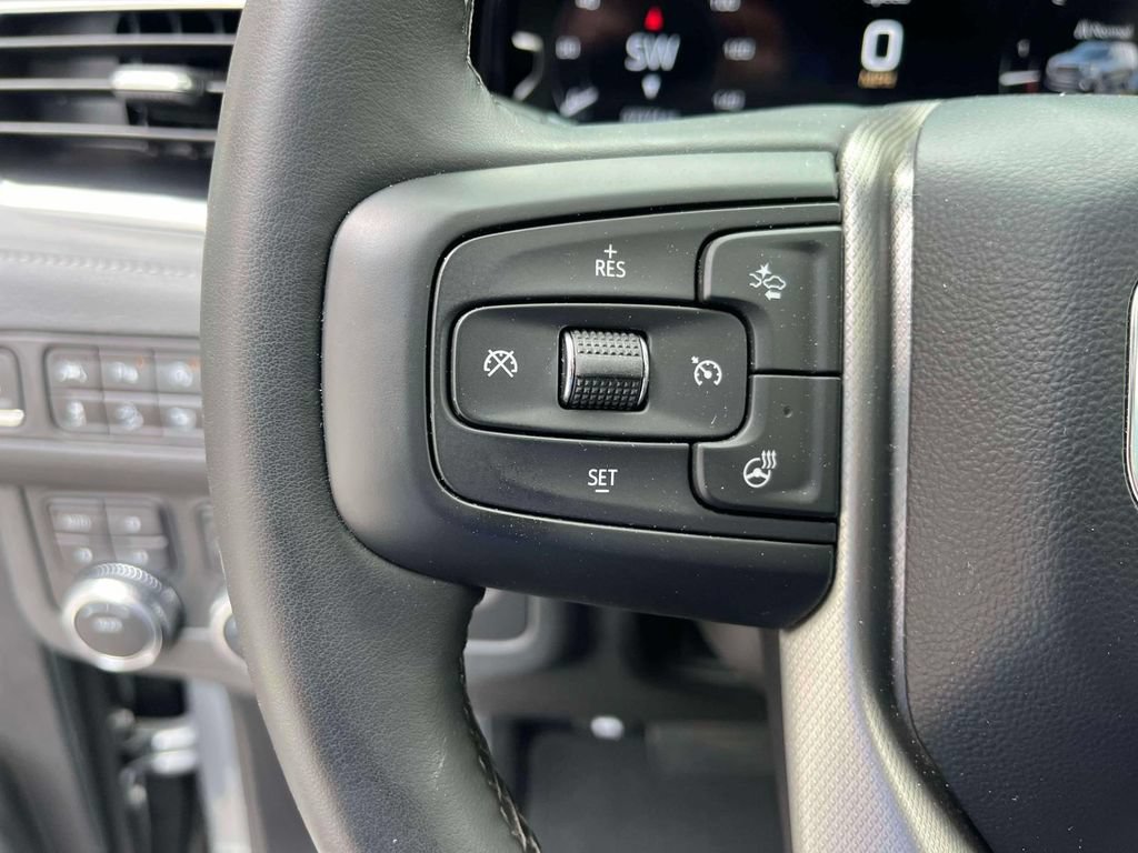 Used 2023 GMC Yukon XL Denali AWD/4WD image 32