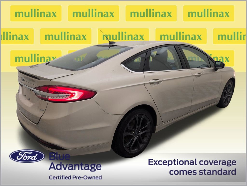 Used 2018 Ford Fusion SE w/ Equipment Group 201A FWD image 3