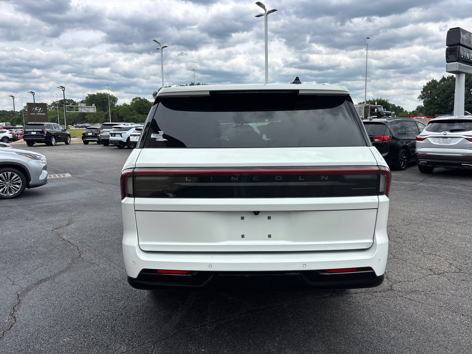 New 2026 Lincoln Navigator L Reserve AWD/4WD image 6