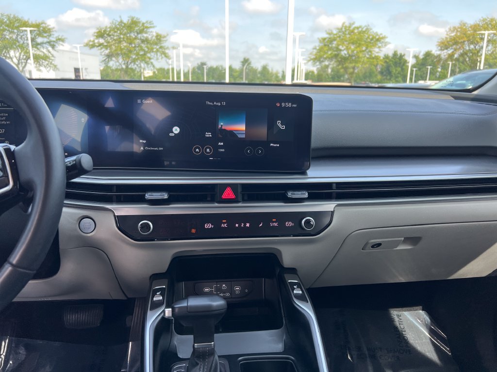 Certified 2024 Kia Sorento S w/ Panoramic Sunroof Package FWD image 14