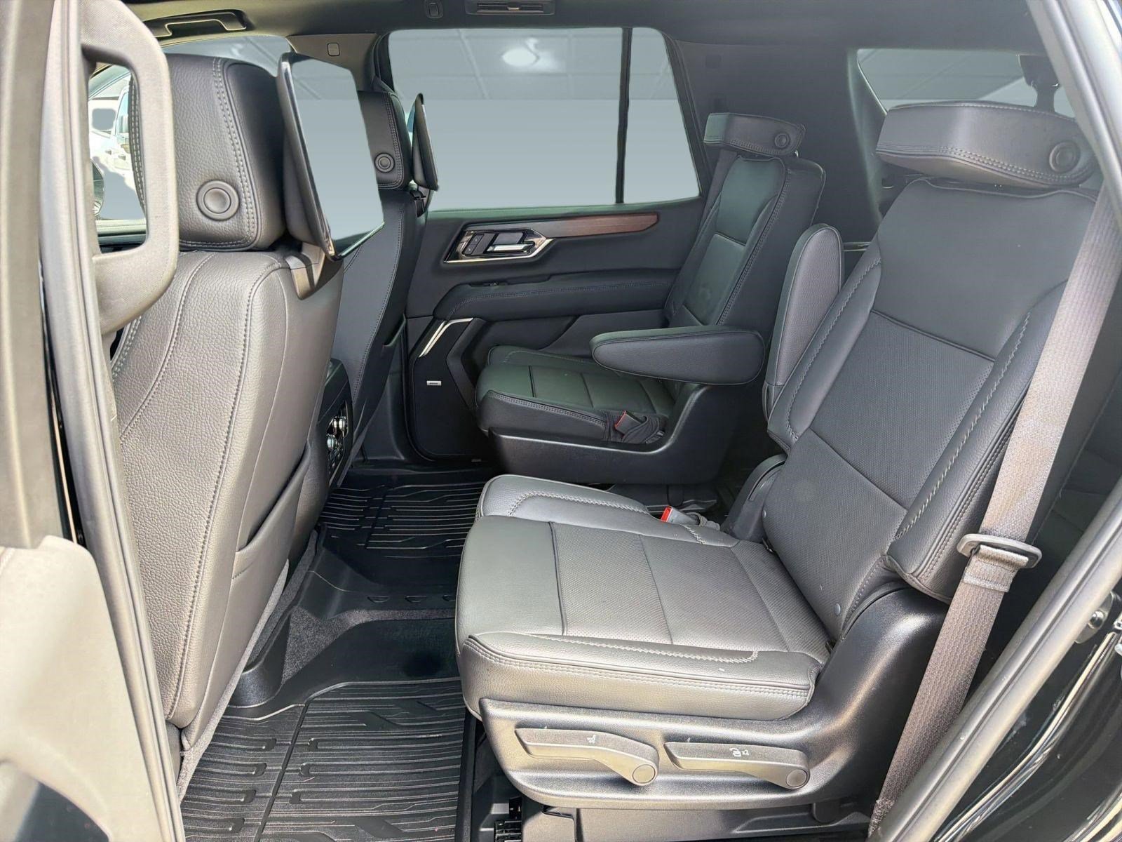Used 2025 GMC Yukon Denali w/ Denali Reserve Package image 15