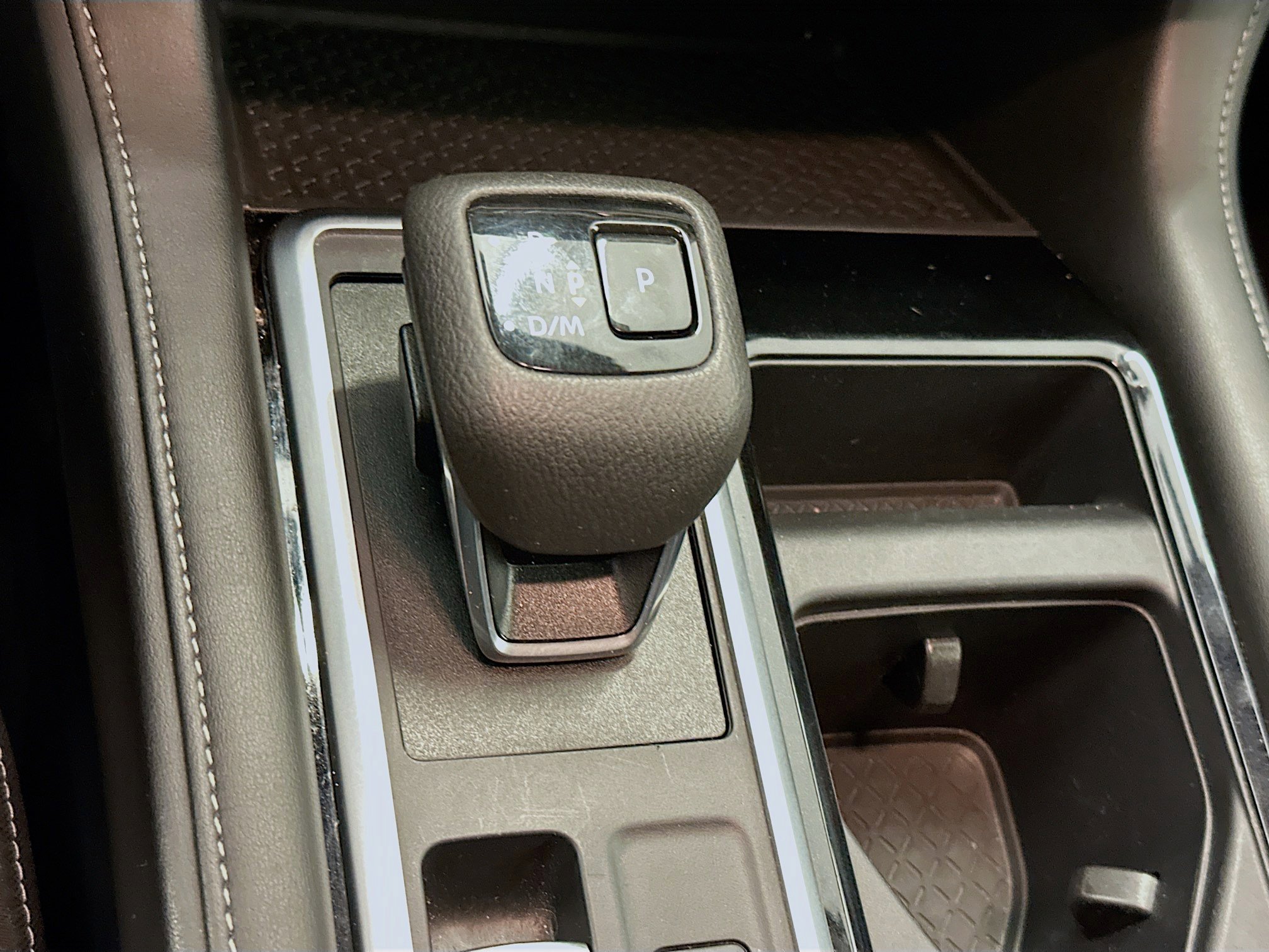 Used 2025 Nissan Pathfinder SV image 24