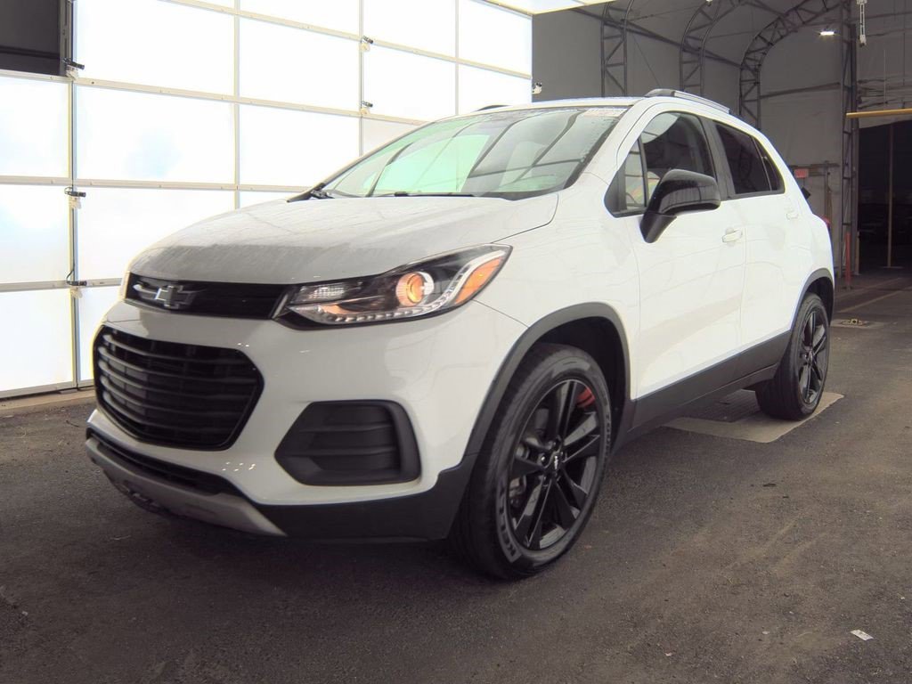 Certified 2022 Chevrolet Trax LT w/ Redline Edition image 4