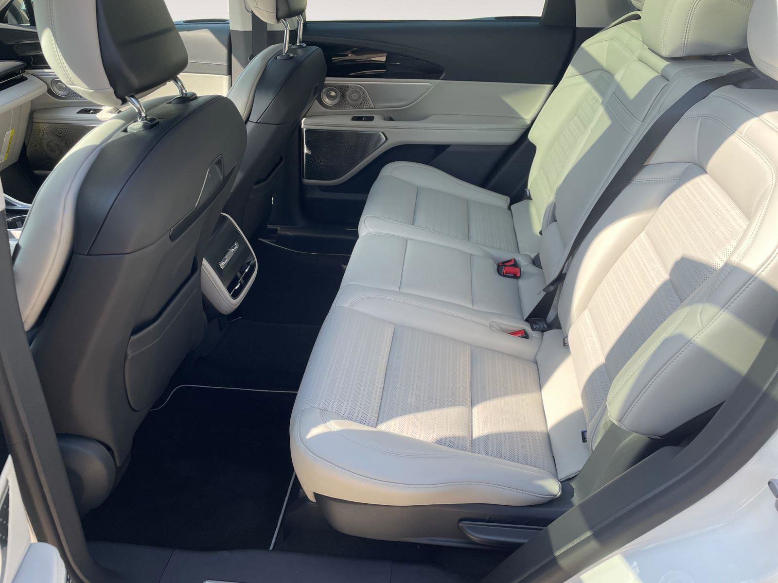New 2026 Lincoln Nautilus Reserve AWD/4WD image 13